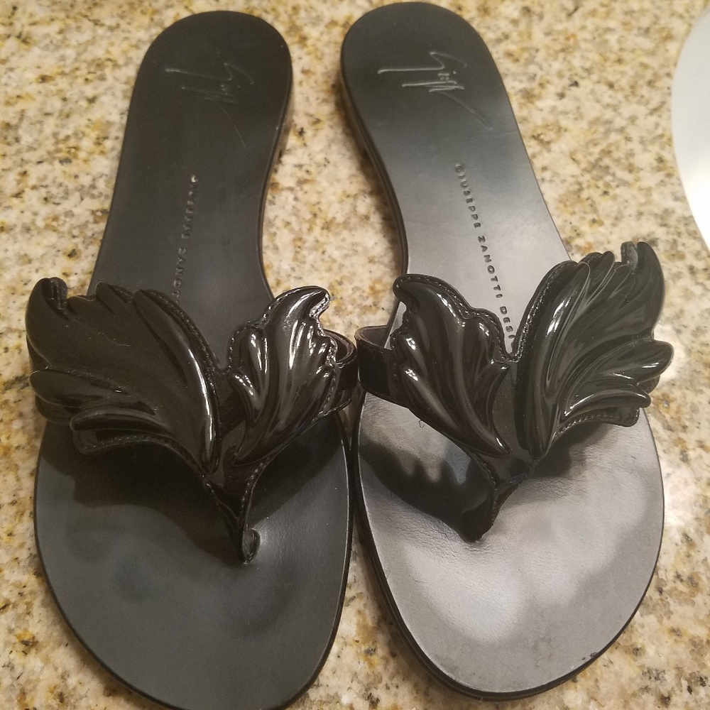 Giuseppe zanotti wing thong sandal
